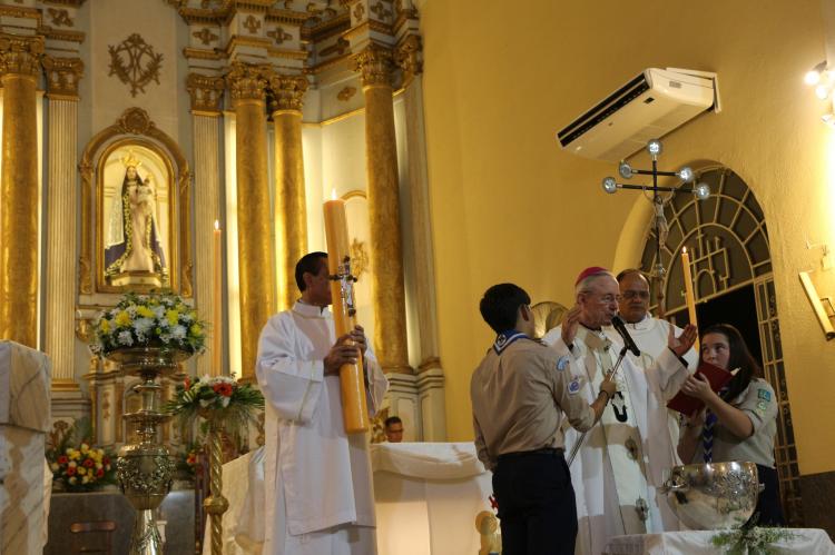 Mons. Stanovnik afirmó: 'Con Jesús resucitado y vivo, la vida adquiere luz, sentido y dirección'