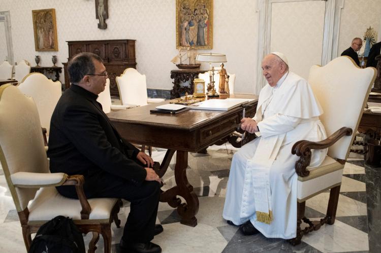 Mons. Tissera compartió detalles de su encuentro con el Papa