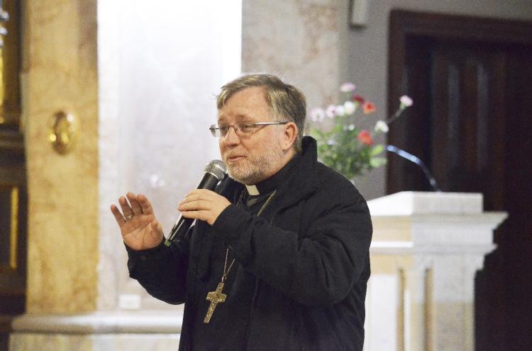 Mons. Torres invita a descubrir la adoración como exigencia de fe