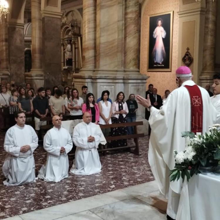 Mons. Uriona ordenó tres nuevos diáconos permanentes para la diócesis de Río Cuarto