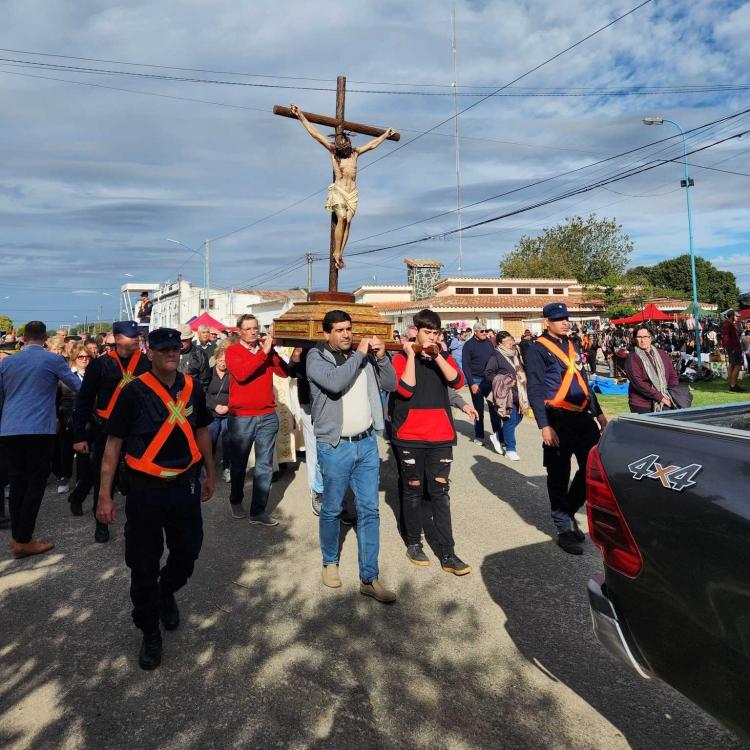 Mons. Uriona: 'Somos peregrinos que venimos a postrarnos ante el Señor Crucificado'