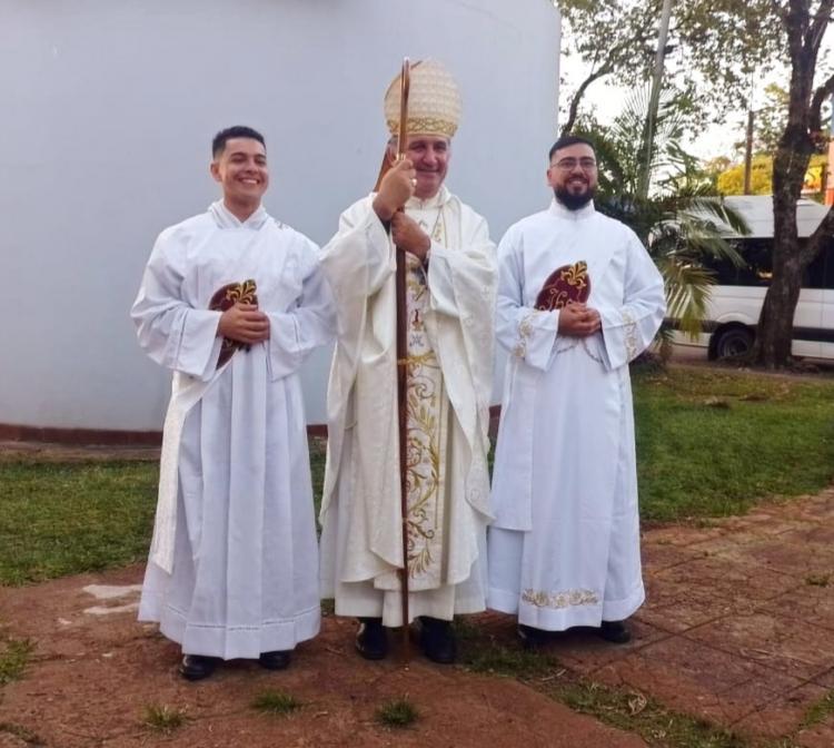 Monseñor Baisi ordenós dos nuevos sacerdotes para la diócesis de Puerto Iguazú