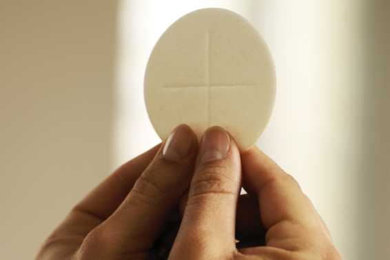 Monseñor Moon: 'La Eucaristía es la palabra de Dios hecha pan'