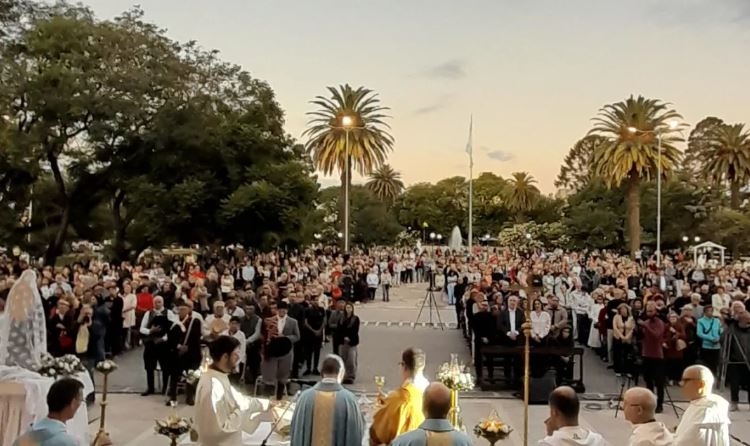 Multitudinaria fiesta de la Inmaculada Concepción en Villa María