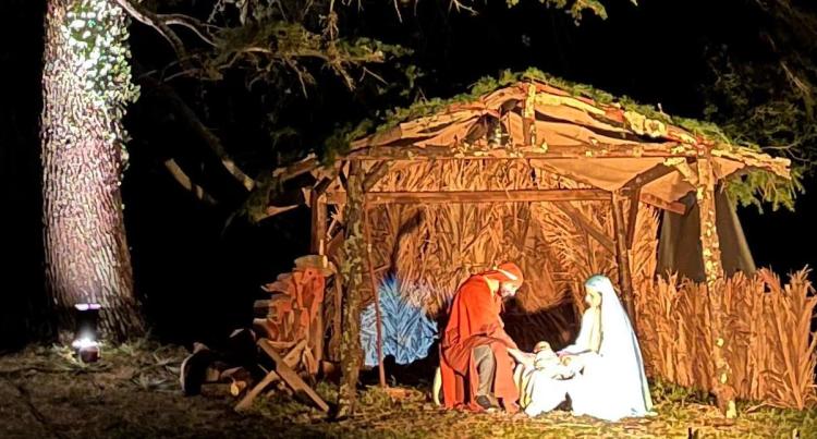 Navidad Junto al Lago volvió a iluminar a miles con su espectáculo