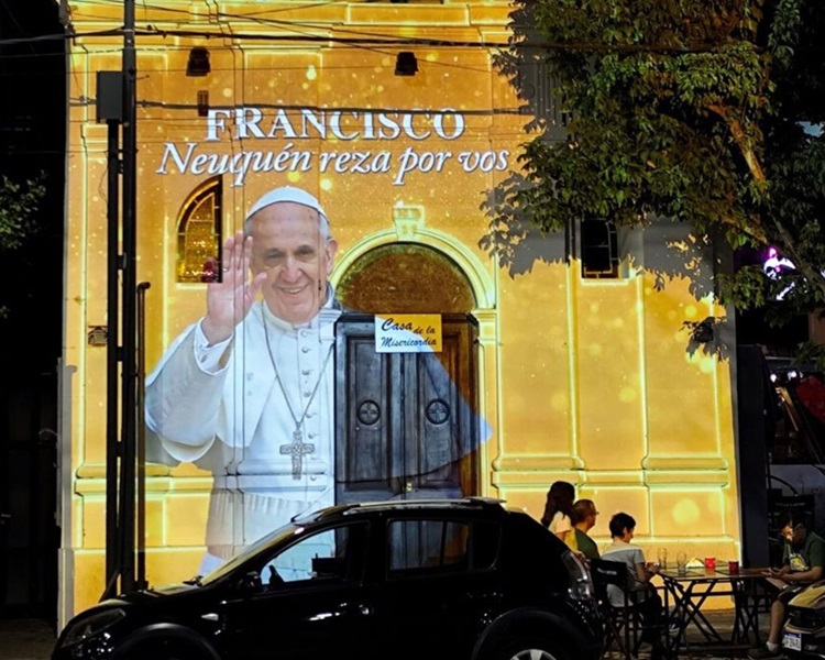 Neuquén rezó por la salud del Papa Francisco en una capilla construida en 1907