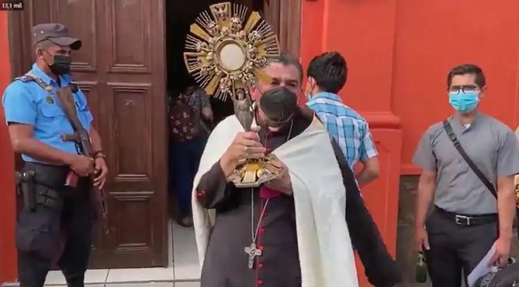Nicaragua: Impiden al obispo de Matagalpa celebrar la misa en la catedral