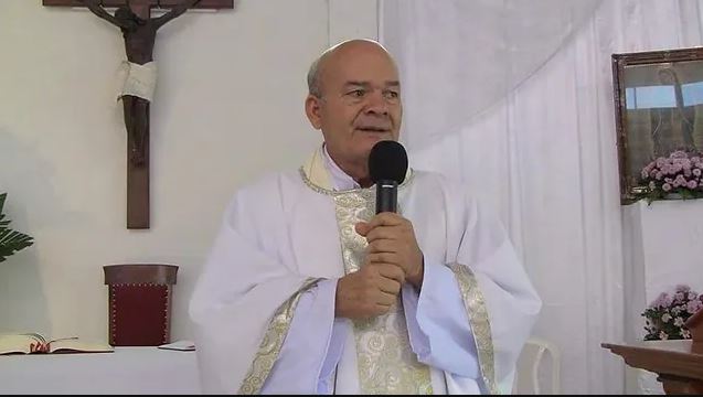 Nicaragua: prohíben la ordenación de 3 sacerdotes y detienen a un párroco de 80 años