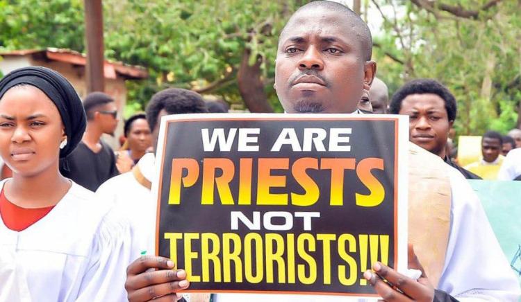 En Nigeria, liberaron al padre Kunat y secuestraron a otro sacerdote