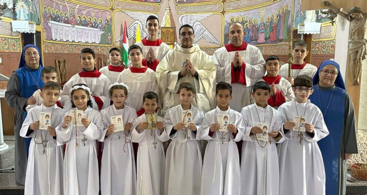 Niños de la parroquia de Gaza recibieron la Primera Comunión