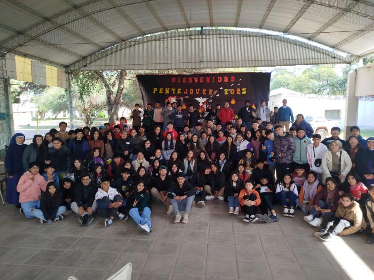 Jóvenes de la diócesis de Añatuya celebraron al Espíritu Santo Jóvenes de la diócesis de Añatuya celebraron al Espíritu Santo