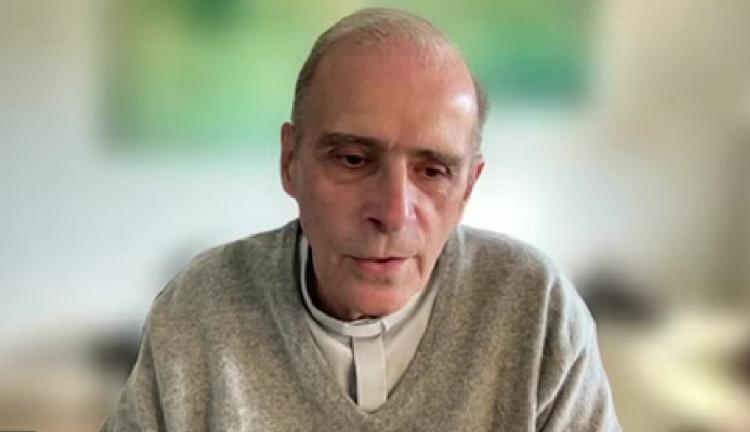 Oesterheld: 'Me doy cuenta de que el libro le sirve a mucha gente que no está enferma' Oesterheld: 'Me doy cuenta de que el libro le sirve a mucha gente que no está enferma'