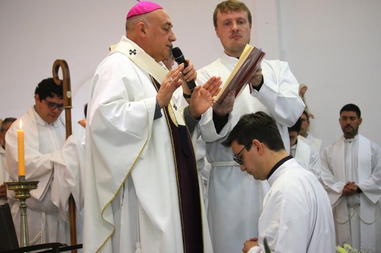 Mons. Fenoy presidió una ordenación diaconal en la arquidiócesis