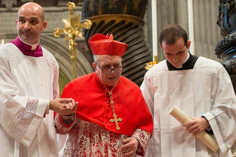 Pésame del Papa por la muerte del cardenal De Magistris