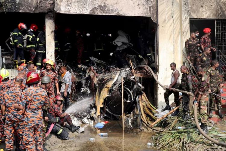 Pesar del Papa por las víctimas del accidente aéreo en Bangladés Pesar del Papa por las víctimas del accidente aéreo en Bangladés