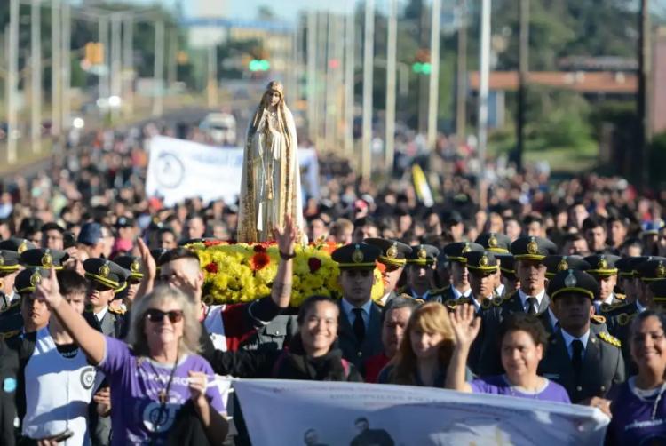 Posadas: caminata de fe para celebrar a la Virgen de Fátima Posadas: caminata de fe para celebrar a la Virgen de Fátima
