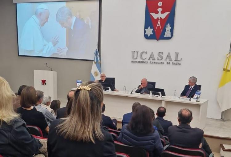 Presentaron el libro 'La Universidad según el Papa Francisco: una mirada personal'