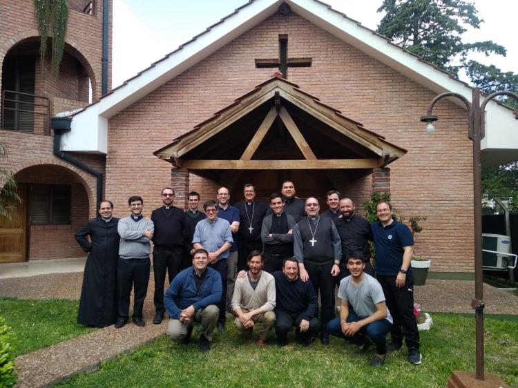 Primer encuentro del arzobispo de La Plata con los clérigos jóvenes