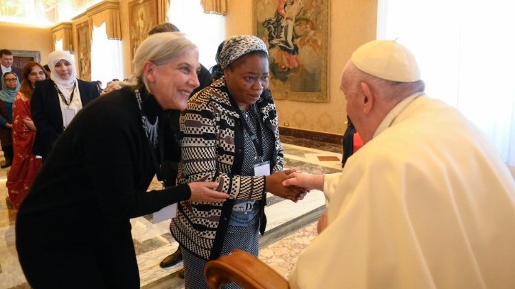 El Papa pide involucrar más a las mujeres en la búsqueda de la paz