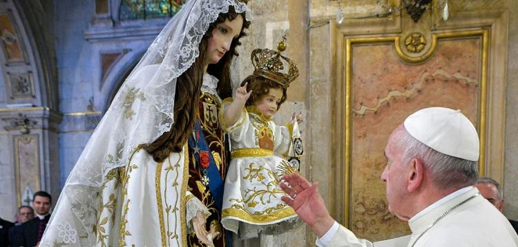 'Rezar con la Virgen María es hermoso', aseguró el Papa