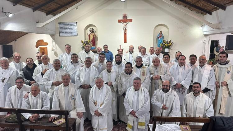 Sacerdotes de Gualeguaychú misionaron en distintos barrios