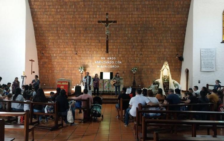 Francisco memora su infancia en la parroquia Virgen de la Misericordia de Mataderos
