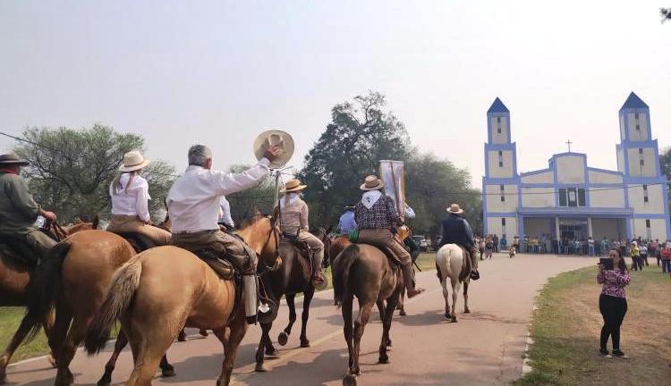 San Roque: Concurrida cabalgata al santuario de la Virgen de la Laguna