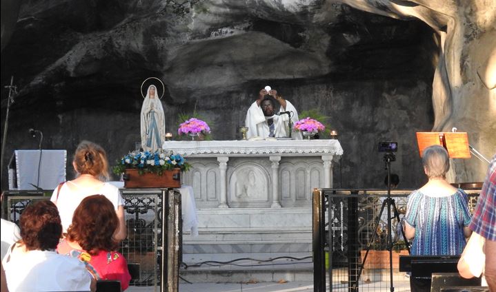 Santos Lugares se prepara para celebrar a la Virgen de Lourdes