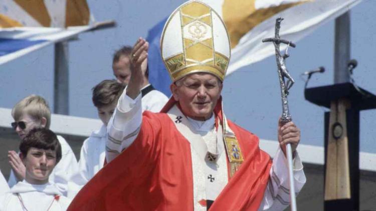 En la catedral, los polacos recordaron la vida y obra de San Juan Pablo II