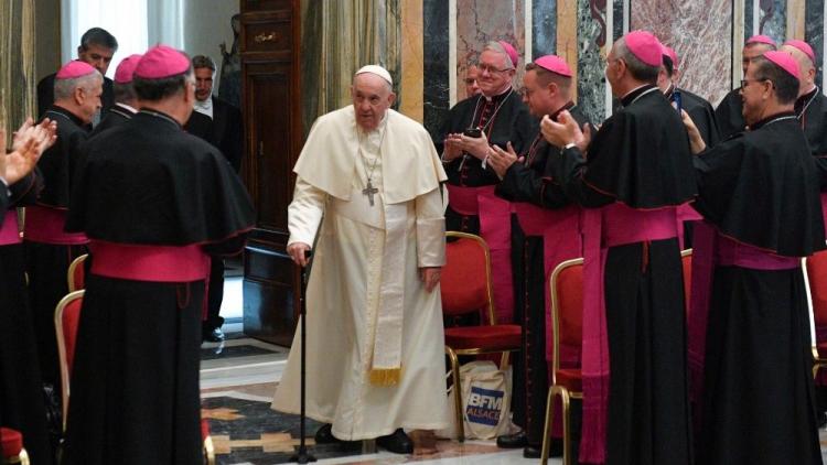 Sean pastores cercanos a los pobres, pidió el Papa a los nuevos obispos