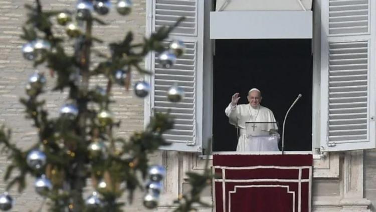 'Testimoniar la venida de Jesús', pidió el Papa en el Ángelus