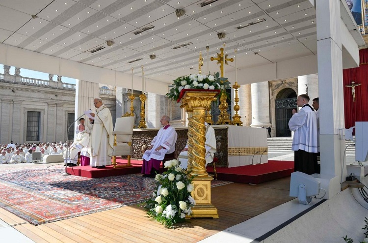 Todos los Santos: 'Seamos constructores de fraternidad' pidió el Papa en el Ángelus Todos los Santos: 'Seamos constructores de fraternidad' pidió el Papa en el Ángelus