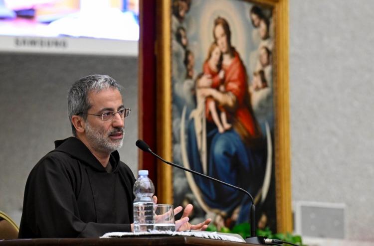 Predicador de la Casa Pontificia: último sermón de Cuaresma, 'saber bajar del escenario' Predicador de la Casa Pontificia: último sermón de Cuaresma, 'saber bajar del escenario'