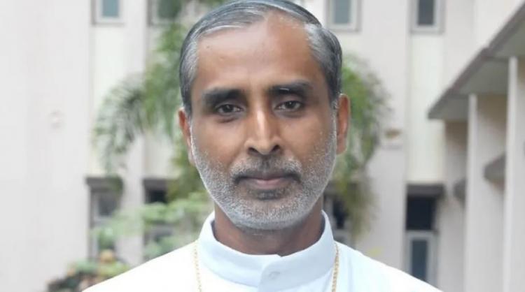 Un obispo indio renunció a su cargo para convertirse en un ermitaño