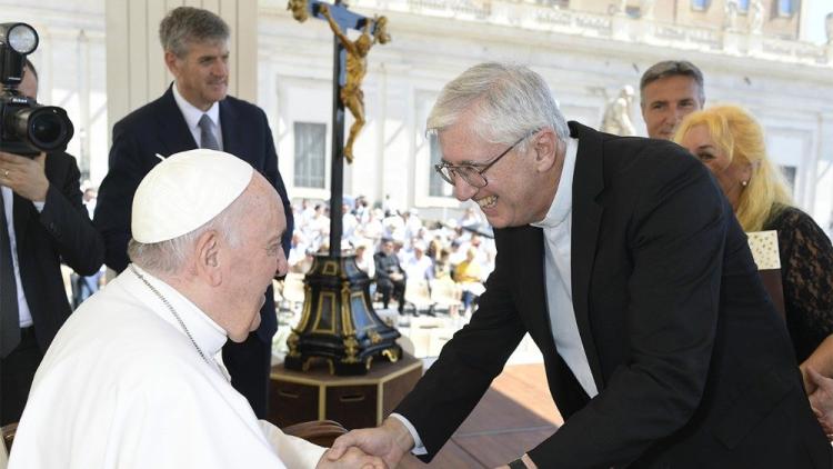 Una charla "mano a mano" entre dos viejos amigos: El Papa y el padre Guillermo Marcó