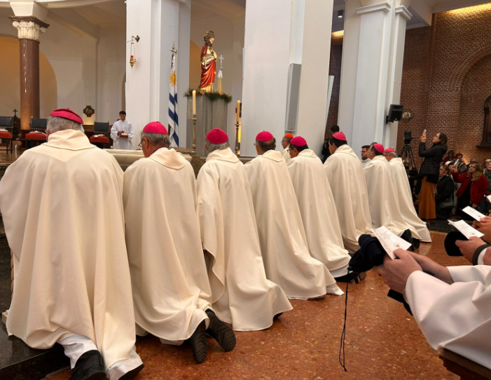 Uruguay renovó su Consagración al Sagrado Corazón de Jesús Uruguay renovó su Consagración al Sagrado Corazón de Jesús