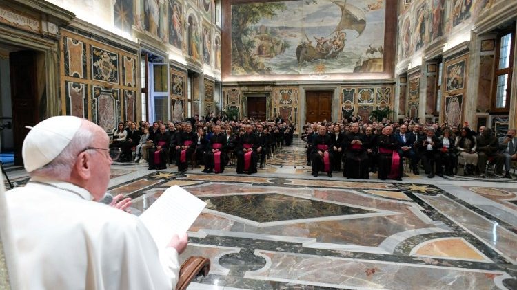 Vaticano: 'Los canonistas deben amar la justicia, la caridad y la verdad'