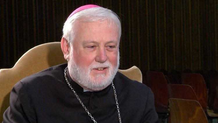 Vaticano: Mons. Gallagher visitará el Líbano para llevar la cercanía del Papa