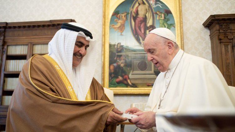 Visita del Papa a Bahréin: "Un viaje bajo la bandera del diálogo"